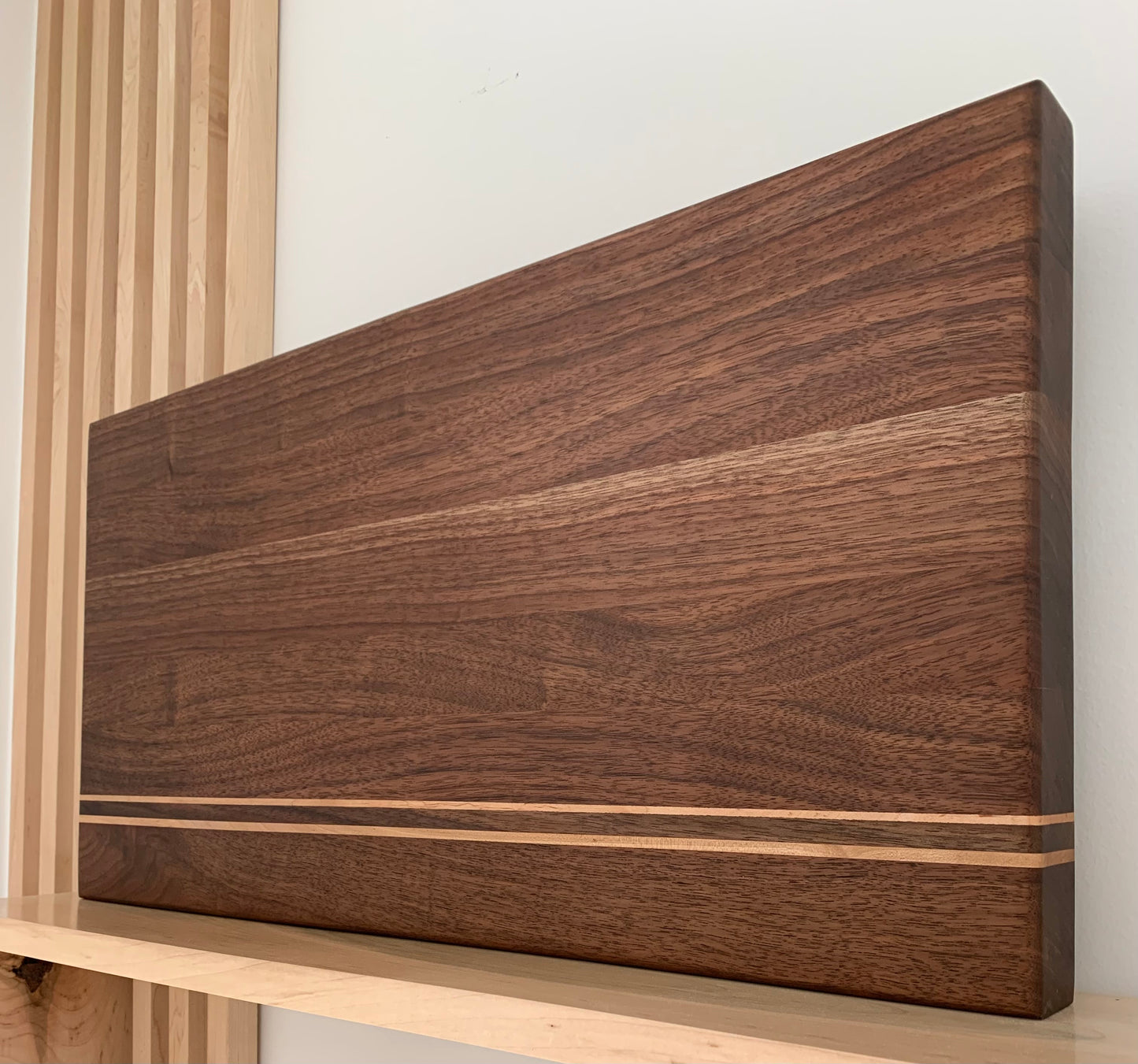 #13 Planche à découper « Enfant des bois » - Noyer