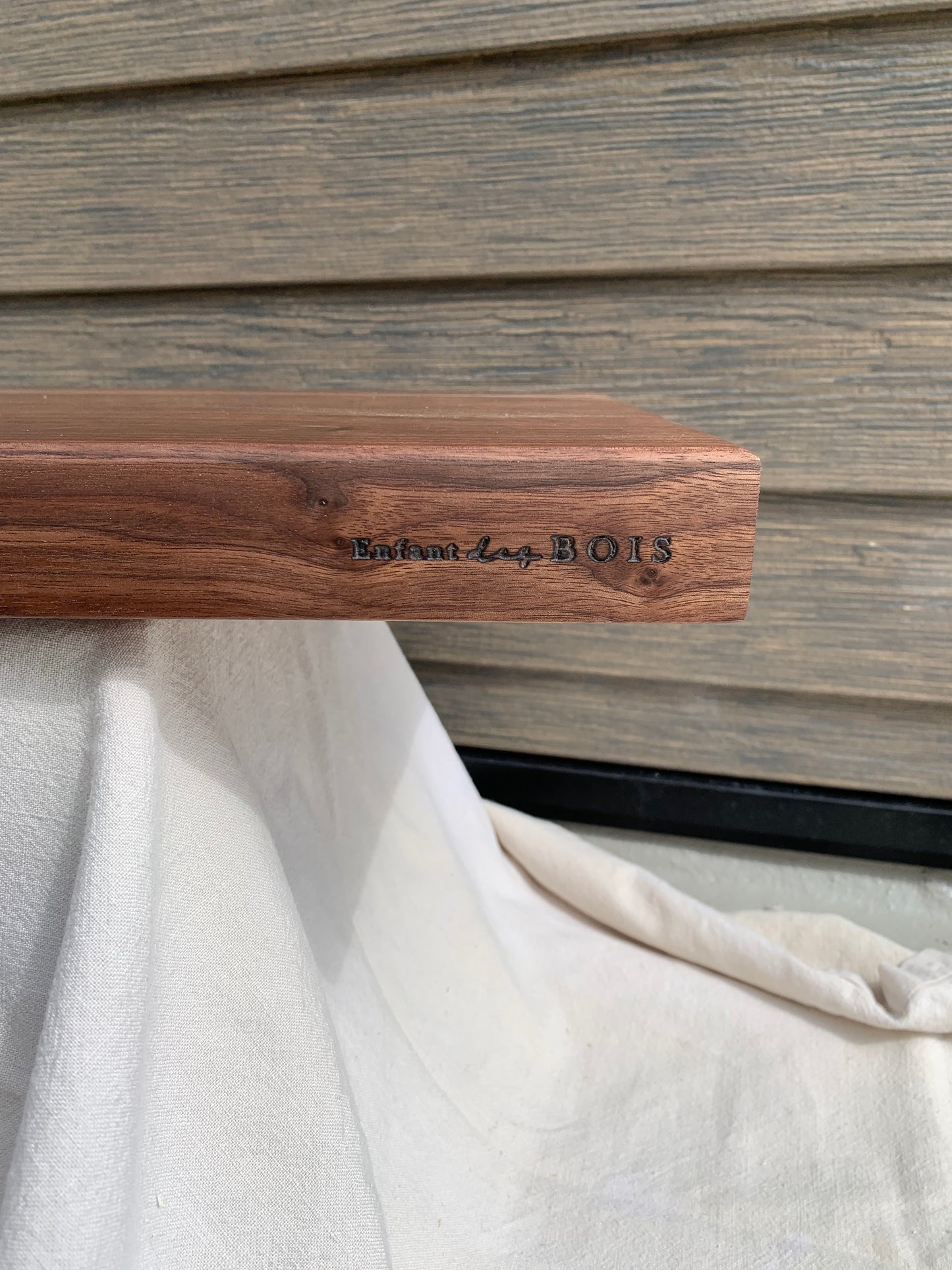 #13 Planche à découper « Enfant des bois » - Noyer